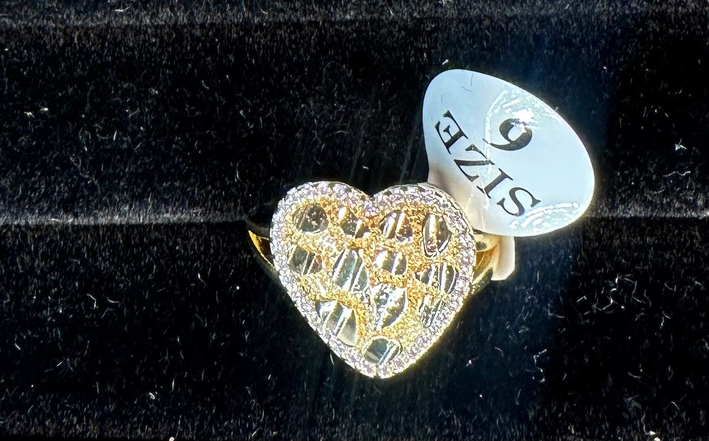 Nugget heart outlined